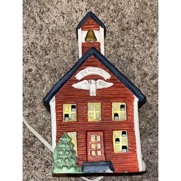 AMERICANA Other - AMERICANA SCHOOL Christmas House Illuminated Porcelain Village